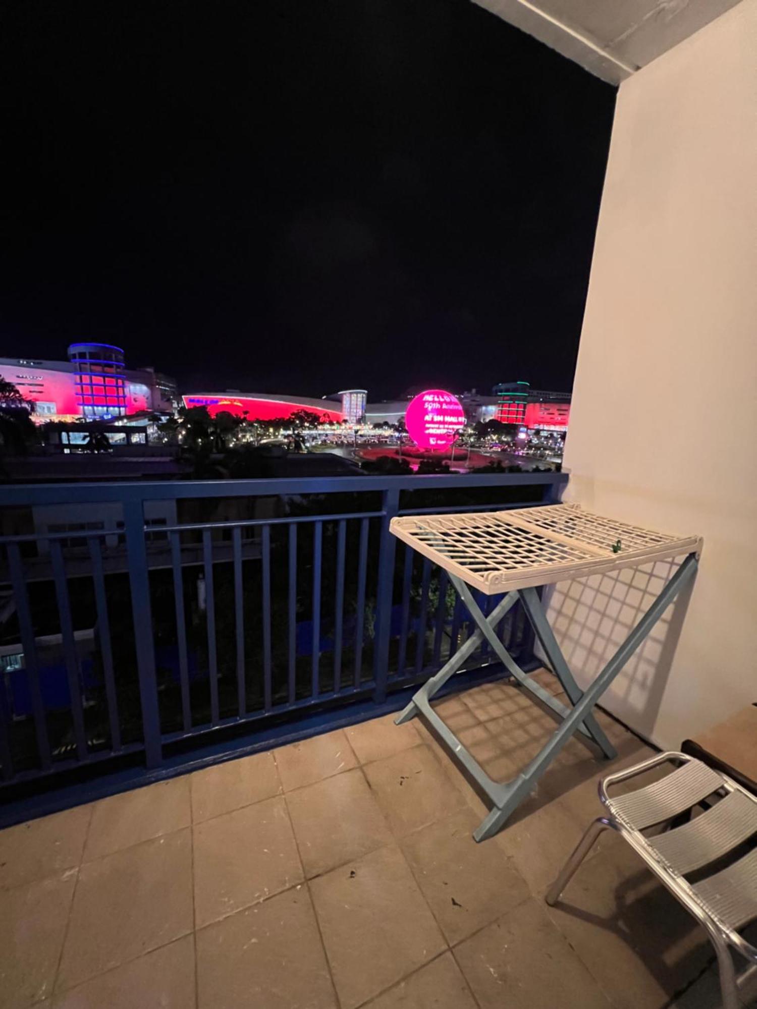 Sea Residence Moa - Paul Манила Экстерьер фото